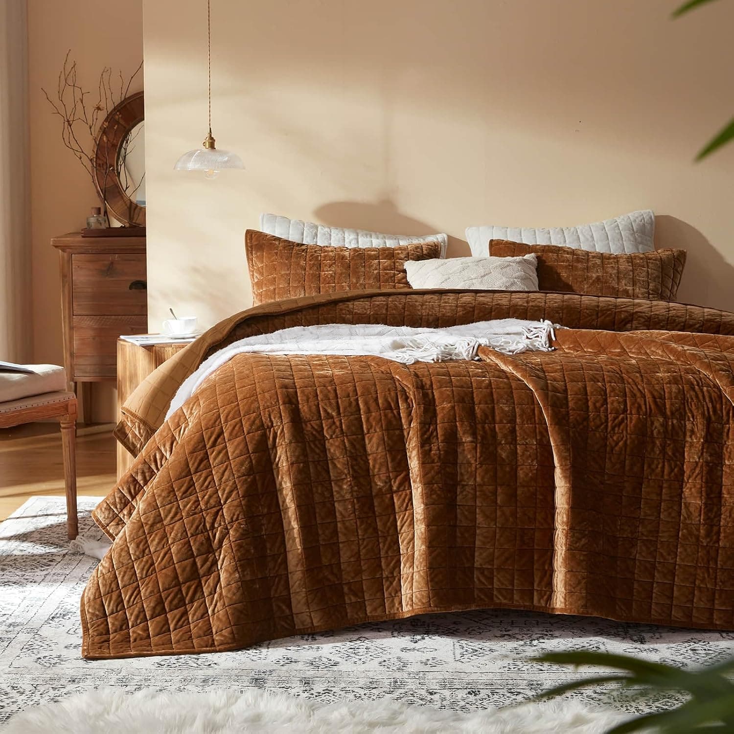 Velvet Quilt California King-118''x106'', Lightweight Caramel Velvet Comforter Set with 2 Pillow Shams, Soft Oversized Bedspread Coverlet Quilted Bedding Set for All Season