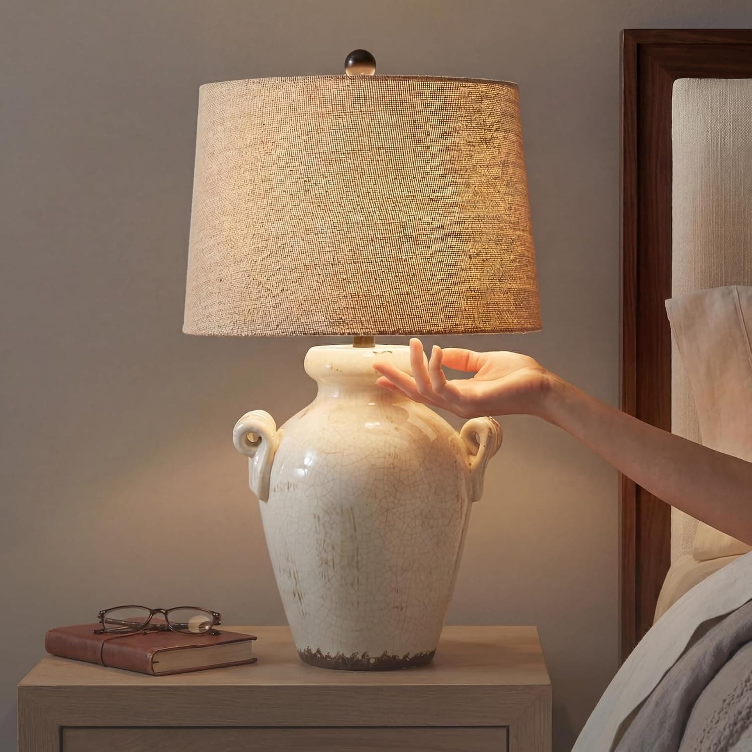 Signature Design by Ashley 27-Inch Farmhouse Ceramic Table Lamp, Cream — photo 9