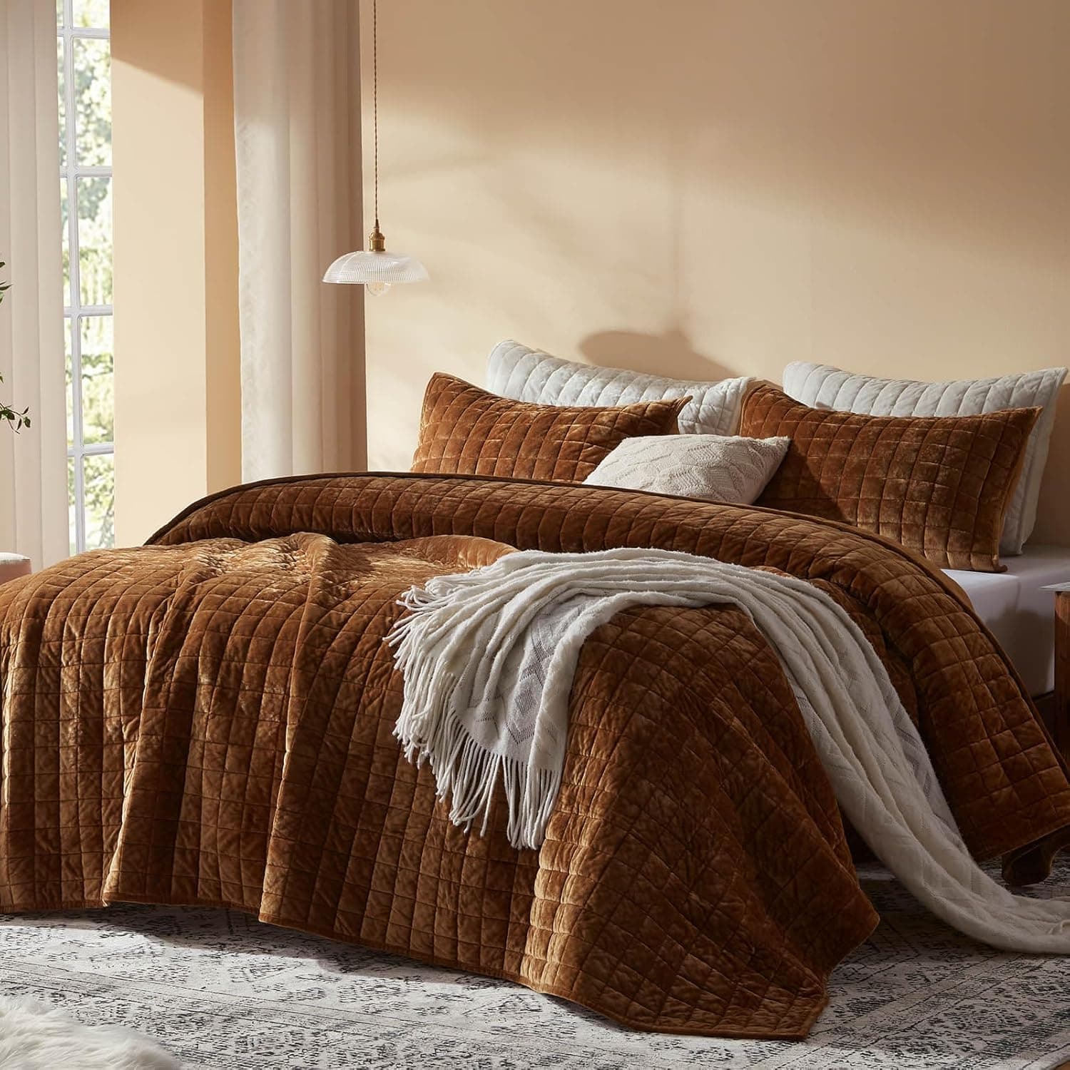 Velvet Quilt California King-118''x106'', Lightweight Caramel Velvet Comforter Set with 2 Pillow Shams, Soft Oversized Bedspread Coverlet Quilted Bedding Set for All Season — photo 2